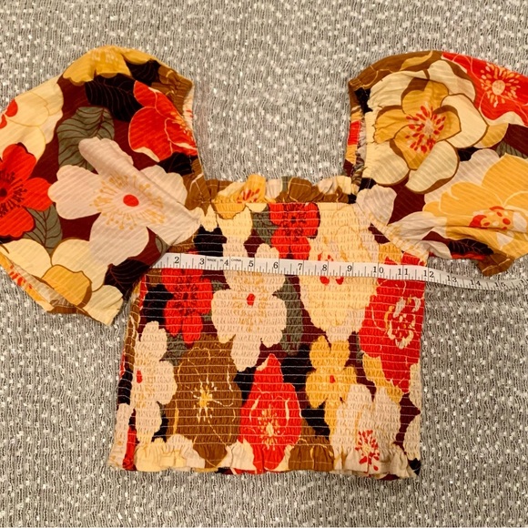 Billabong Orange Yellow Smocked Puff Sleeve Blouse - NWT - Small - Picture 9 of 10